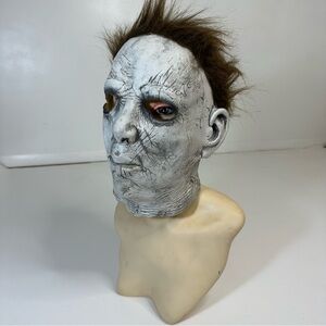 Michael Meyers Halloween costume mask